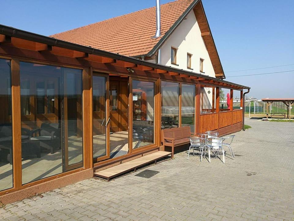 Penzion Kosik Tvrdonice Exterior foto
